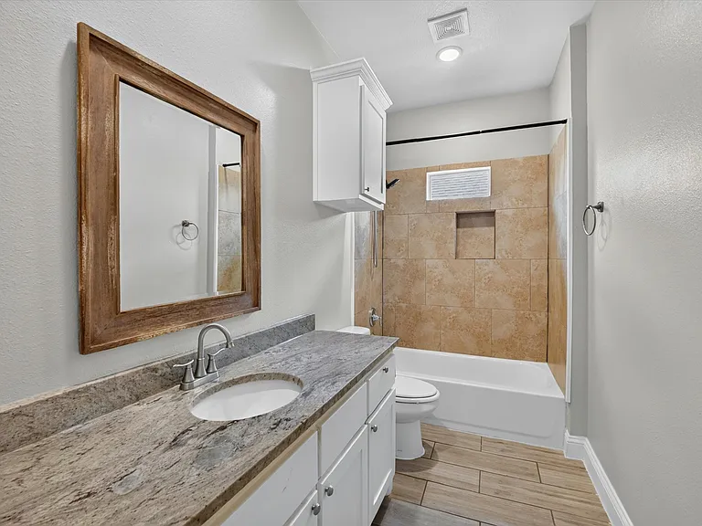 3205 Bois D Arc St — Photo 16