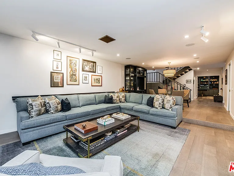 4635 Clybourn Ave — Photo 19