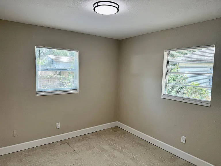 1819 E Fairbanks St — Photo 12