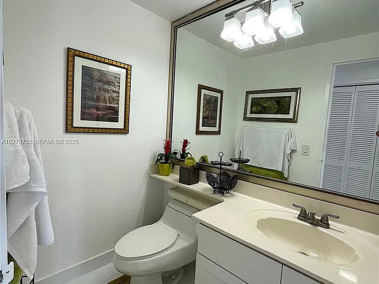 3505 S Ocean Dr #1111 — Photo 7