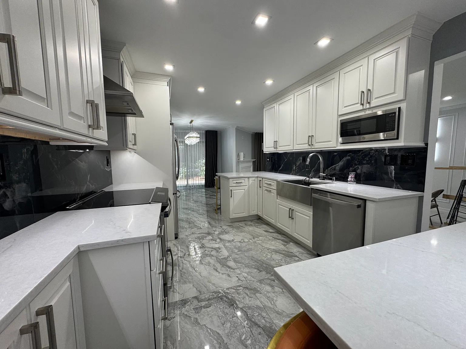 2 bed, 1800 sqft, $4,900 — Photo 2