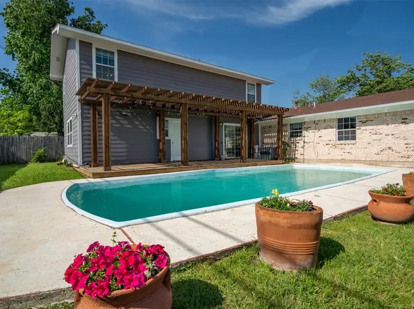 2225 Nottingham Dr, Garland, TX 75041