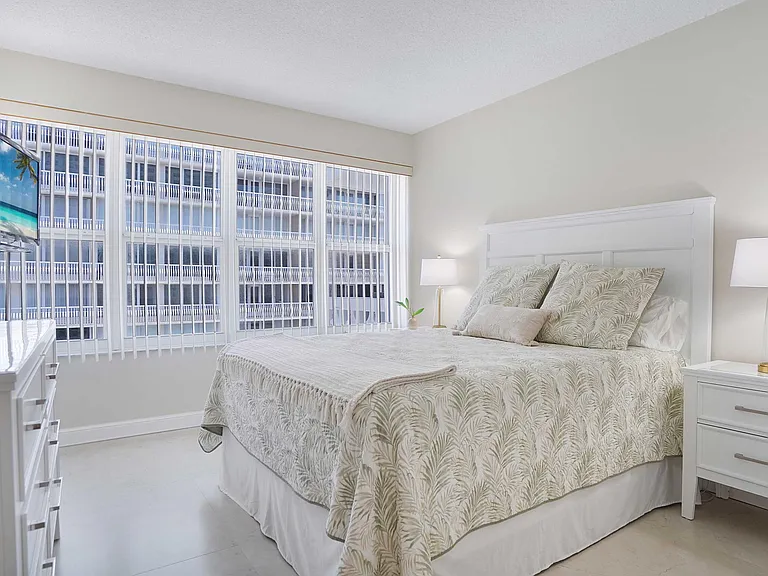 4010 Galt Ocean Dr #1514 — Photo 11
