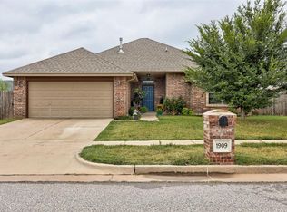 1909 Hebron Ct, Yukon, OK 73099