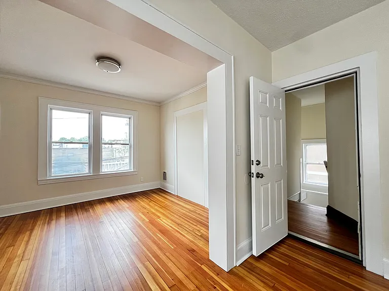 13 Chase St #2 — Photo 9