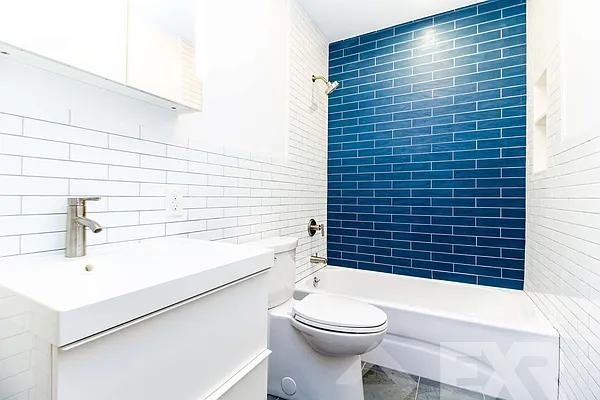 Rented by EXR | media 12