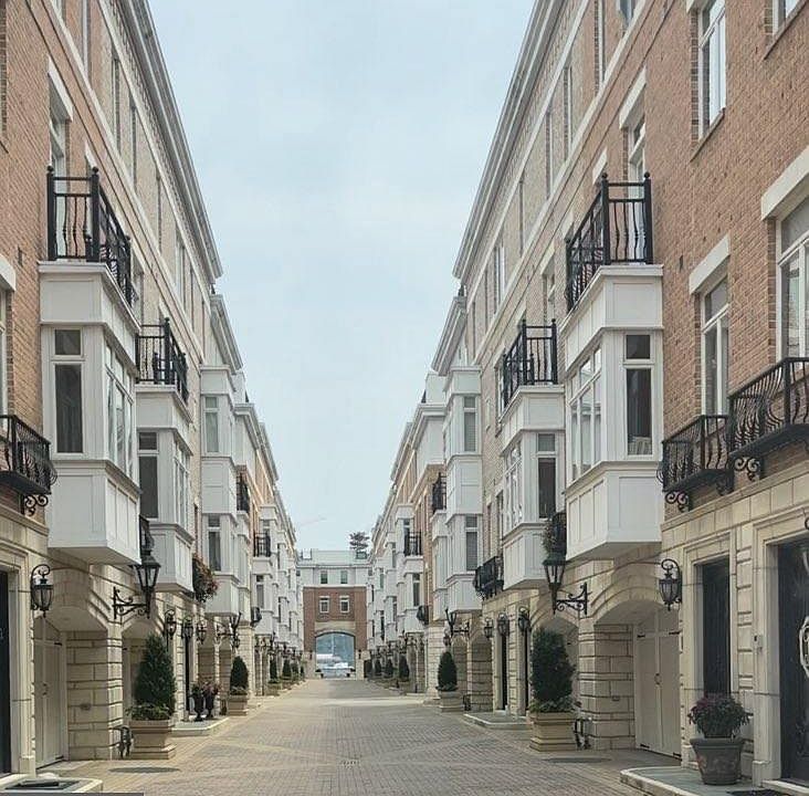2nd image of 644 Ponte Villas S #140