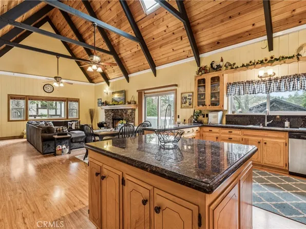 200 Birchwood Dr, Lake Arrowhead, CA 92352