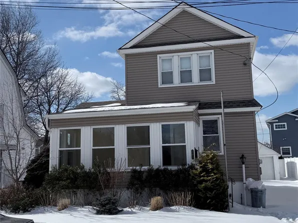 363 Hewlett Pkwy, Hewlett, NY 11557