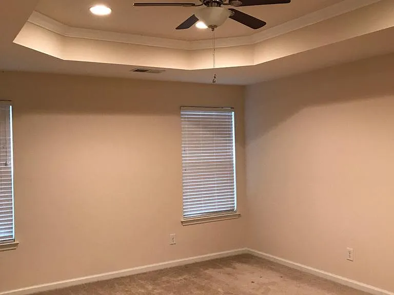 10411 Benfield Rd — Photo 16
