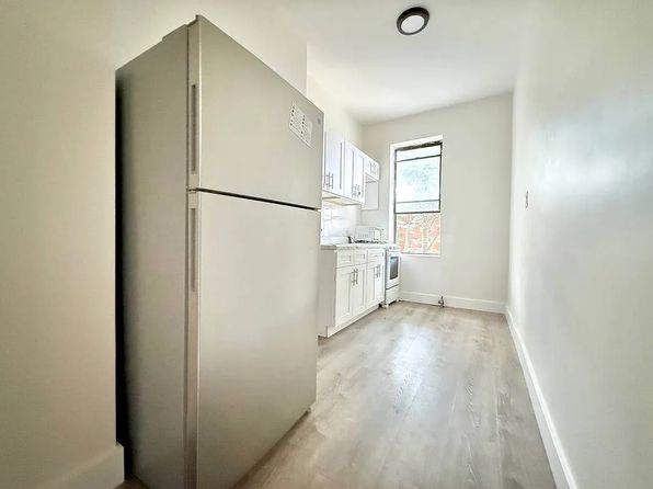 90 Lewis Ave #3F