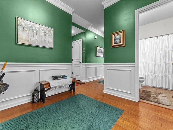 4th image of 212 Norwood Ct