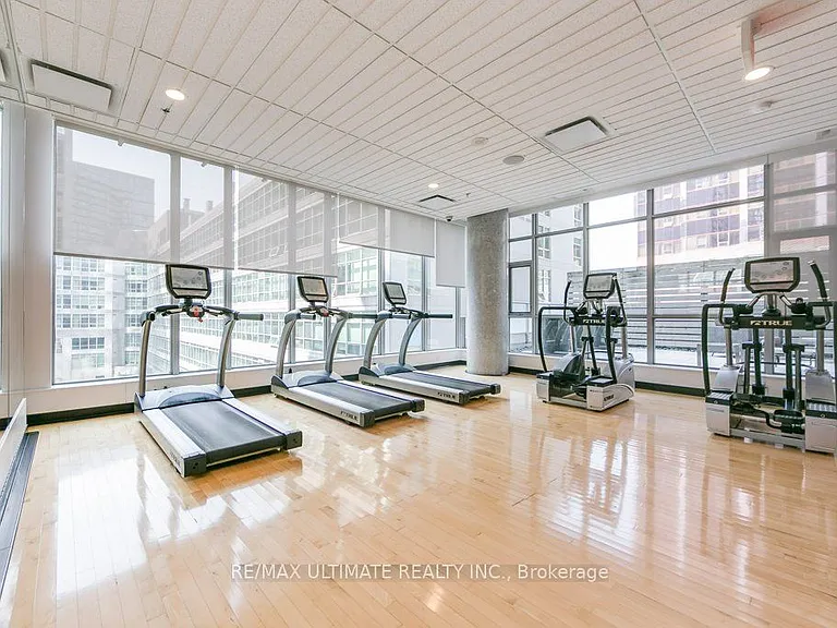 375 King St W #2710 — Photo 31