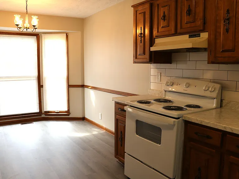 4900 Independence Blvd #11 — Photo 4