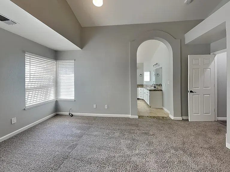 4305 Elk Dr — Photo 6