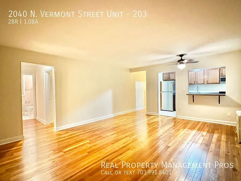 2040 N Vermont St #203 — Photo 5