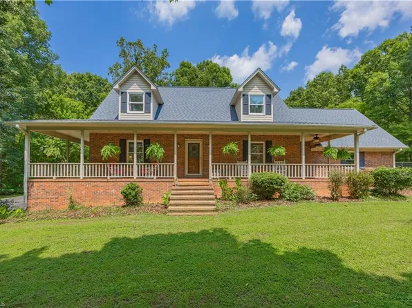 2244 N Asheboro School Rd, Asheboro, NC 27203