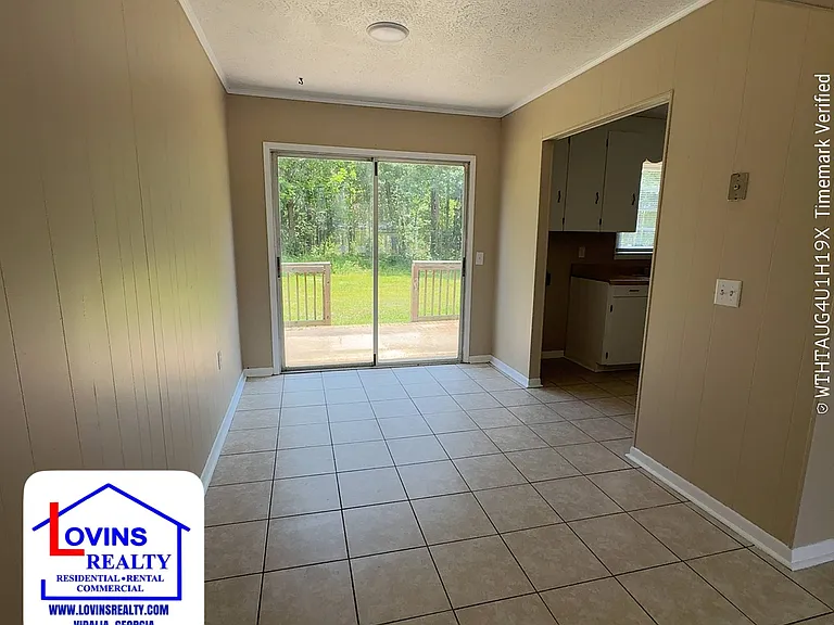 216 Arlington Dr — Photo 3