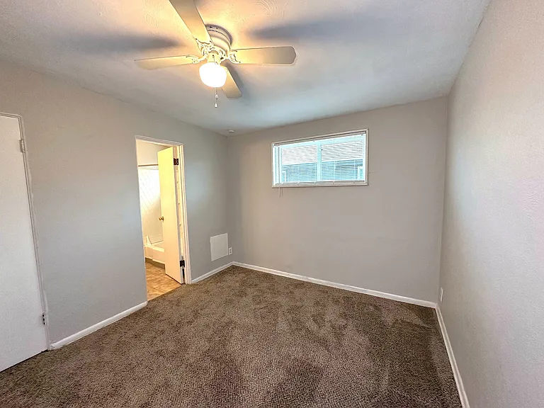 102 W Ida Ave — Photo 12
