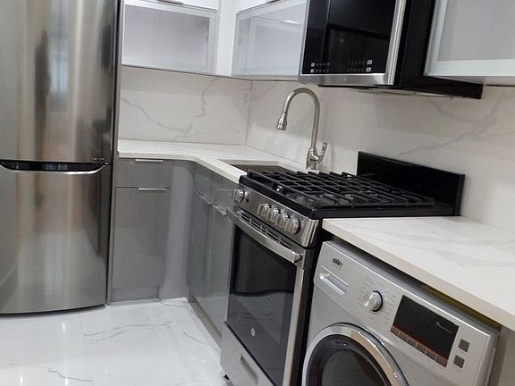 3rd image of 244 E 75th St APT 1A