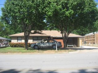 910 S Main St, Euless, TX 76040