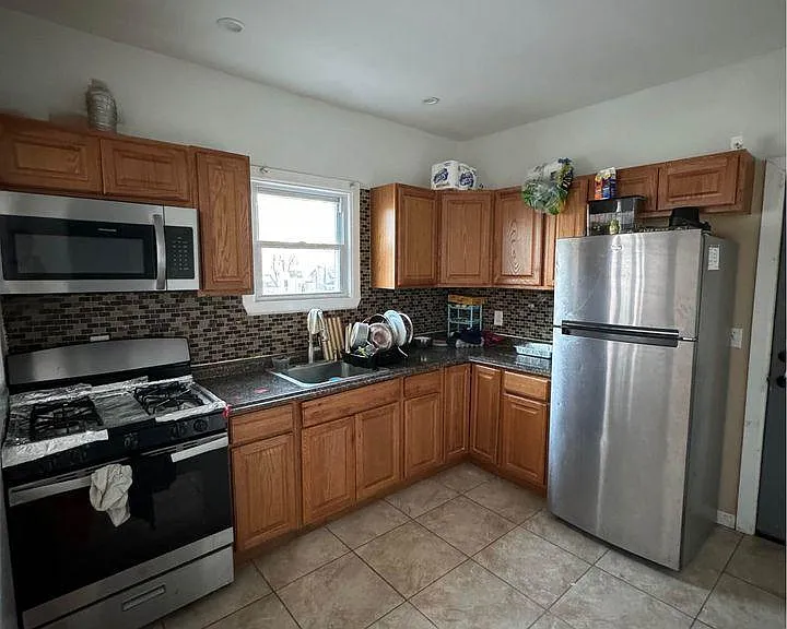 202 E Heman St #1A — Photo 2