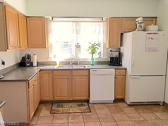 2nd image of 12995 Clifton Blvd