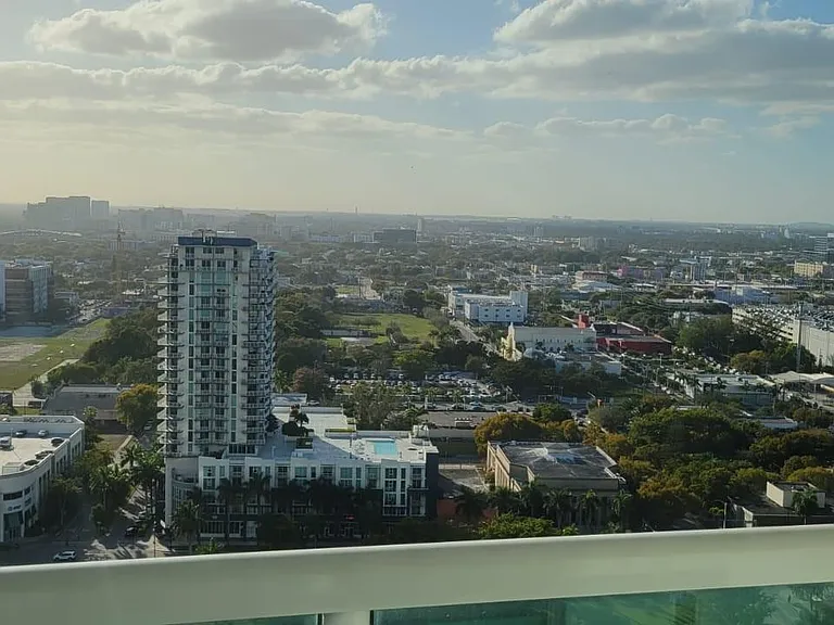 1800 N Bayshore Dr #2704 — Photo 3