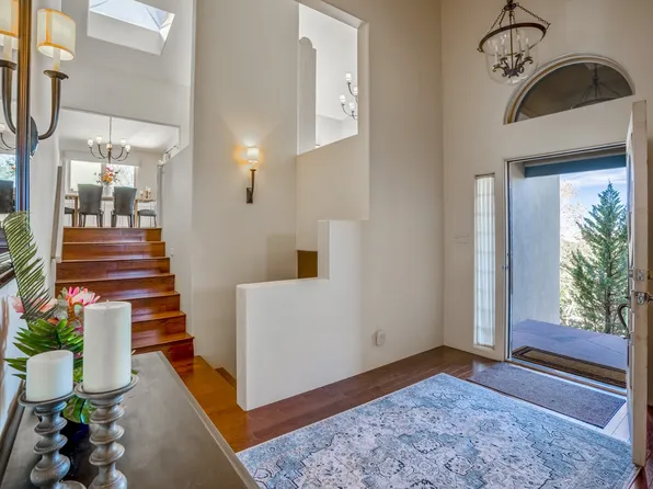 2 Stone Ridge Rd, Santa Fe, NM 87505