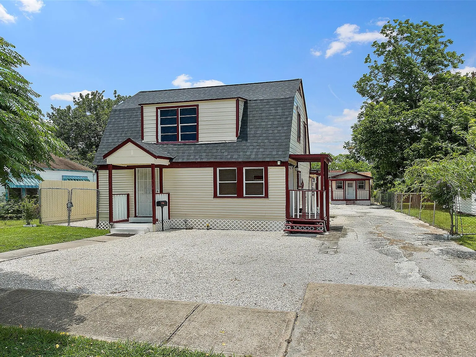 2 bed, 2.0 bath, 858 sqft, $1,400 — Photo 3