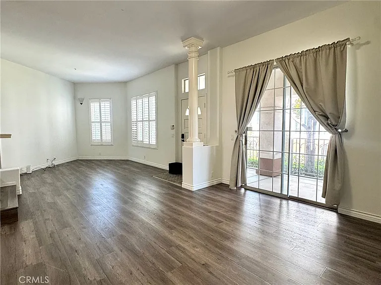 2938 Ballesteros Ln — Photo 2