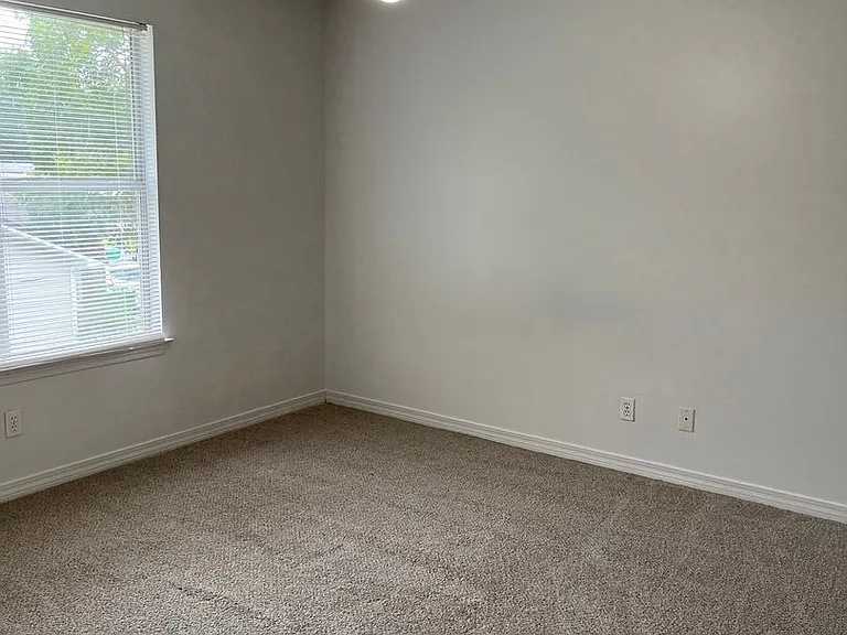 567 Florosa Ct — Photo 5