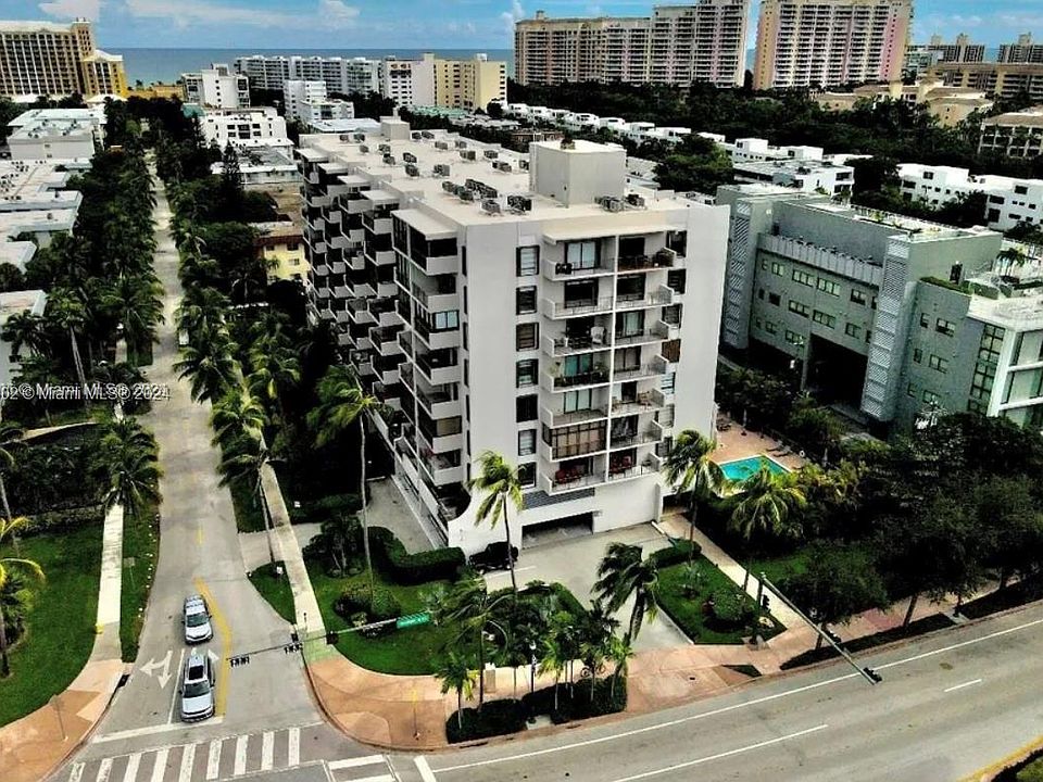 1st image of 575 Crandon Blvd APT 401