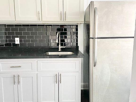 5th image of 687 Shatto Pl #409A