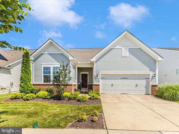 747 Butterfly Weed Dr, Germantown, MD 20876