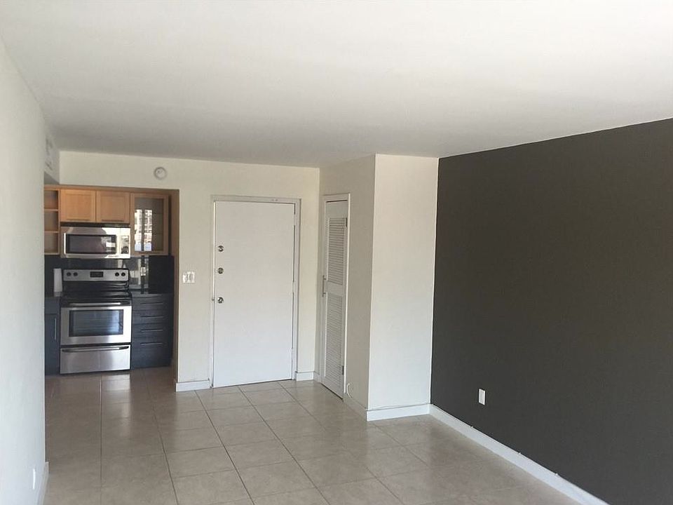 1st image of 899 West Ave #Phi