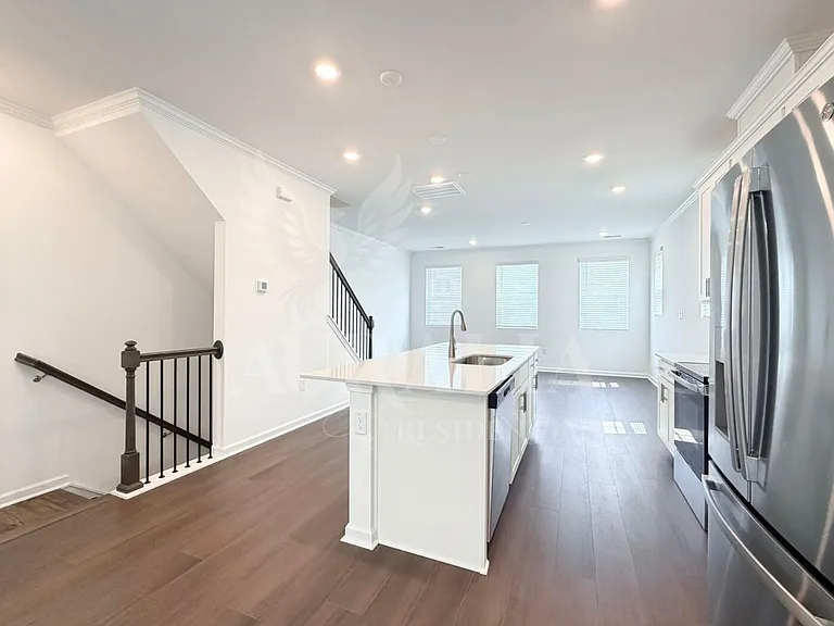 3611 Elm Grove Ln — Photo 12