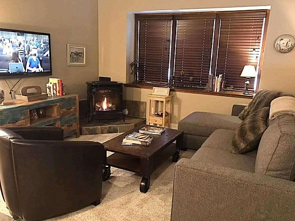 5th image of 221 Canyon Blvd #105