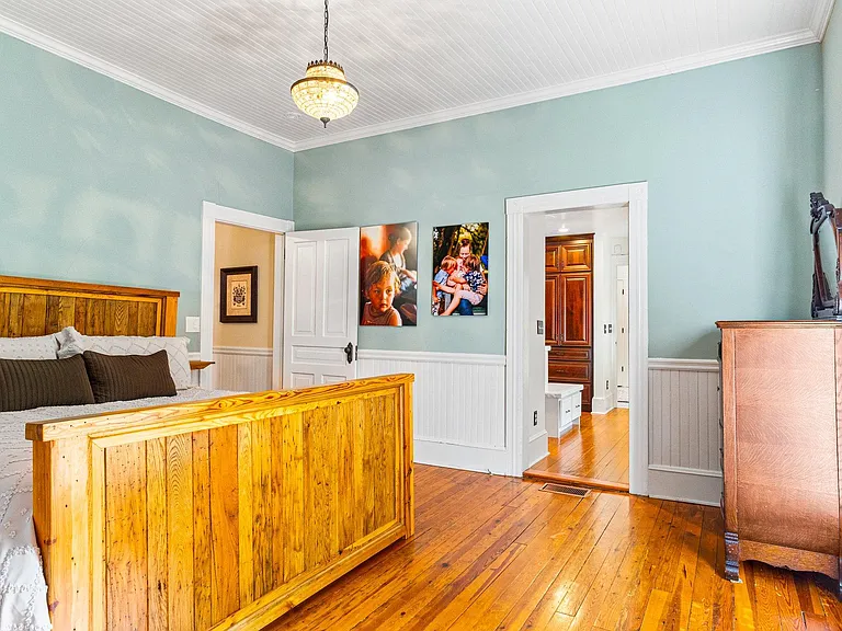 Maser bedroom.
