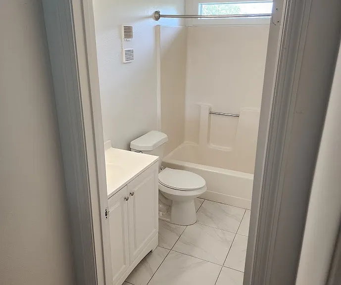 Hallway/Guest Bath.