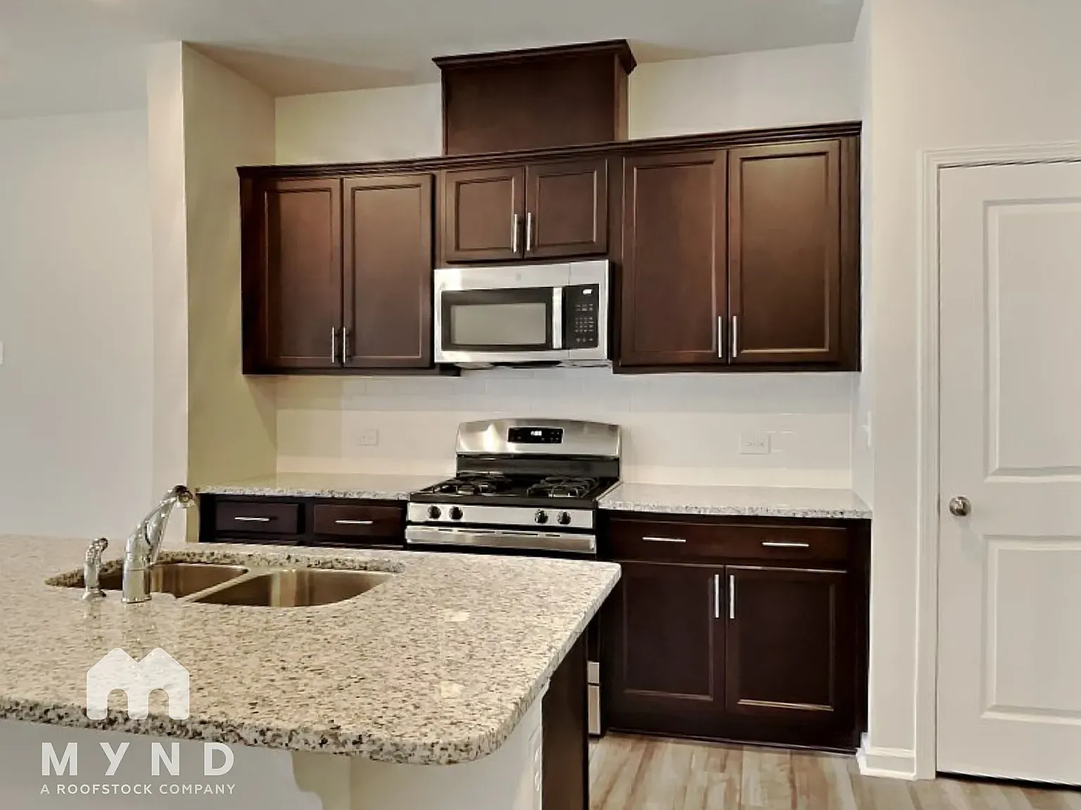 113 Peebles Dr — Photo 4