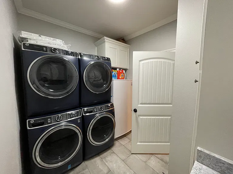 512 Linden Cir — Photo 9