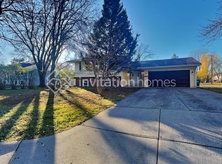 7243 Riverdale Rd, Brooklyn Center, MN 55430