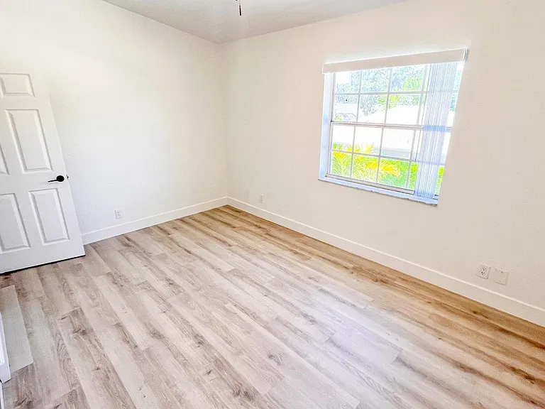 1438 Hawthorne Pl — Photo 25