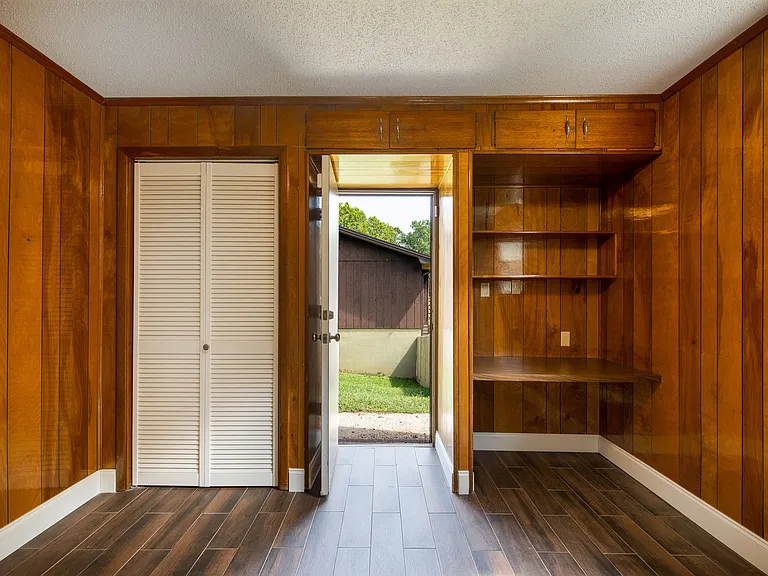 1505 Aldenwood Ln — Photo 17