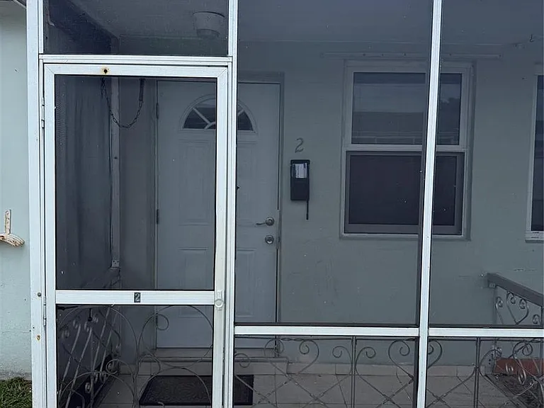 2213 Lincoln St — Photo 5