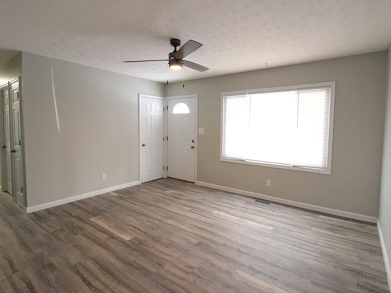 Spacious living room