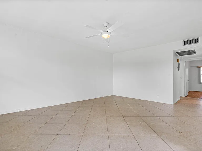 74 Mansfield Dr #B — Photo 8