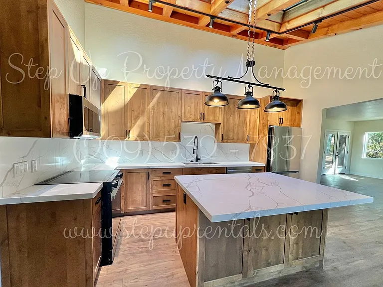 20400 N Sunshine Rd — Photo 10