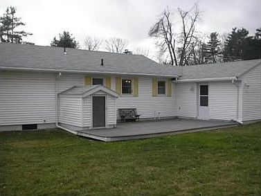 3rd image of 4 Horseshoe Dr